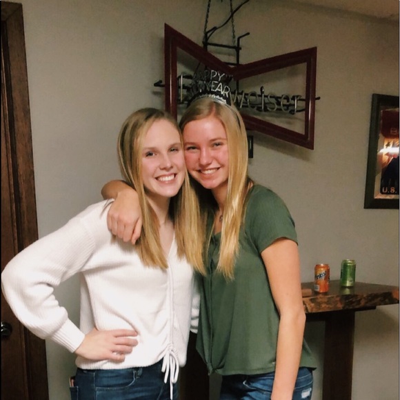 Meet your Posher, Emily - Picture 1 of 1